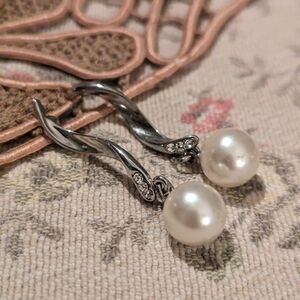 5/$20 Long pearl drop pierced earrings w/ rhinestones